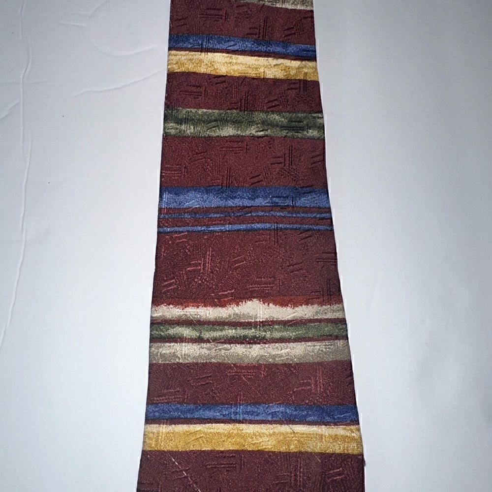 Lands’Ends Tie - Picture 2 of 5